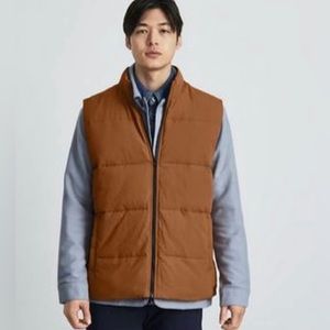 Perfect Condition EVERLANE ReNew Puffer Vest in Rust (XS)